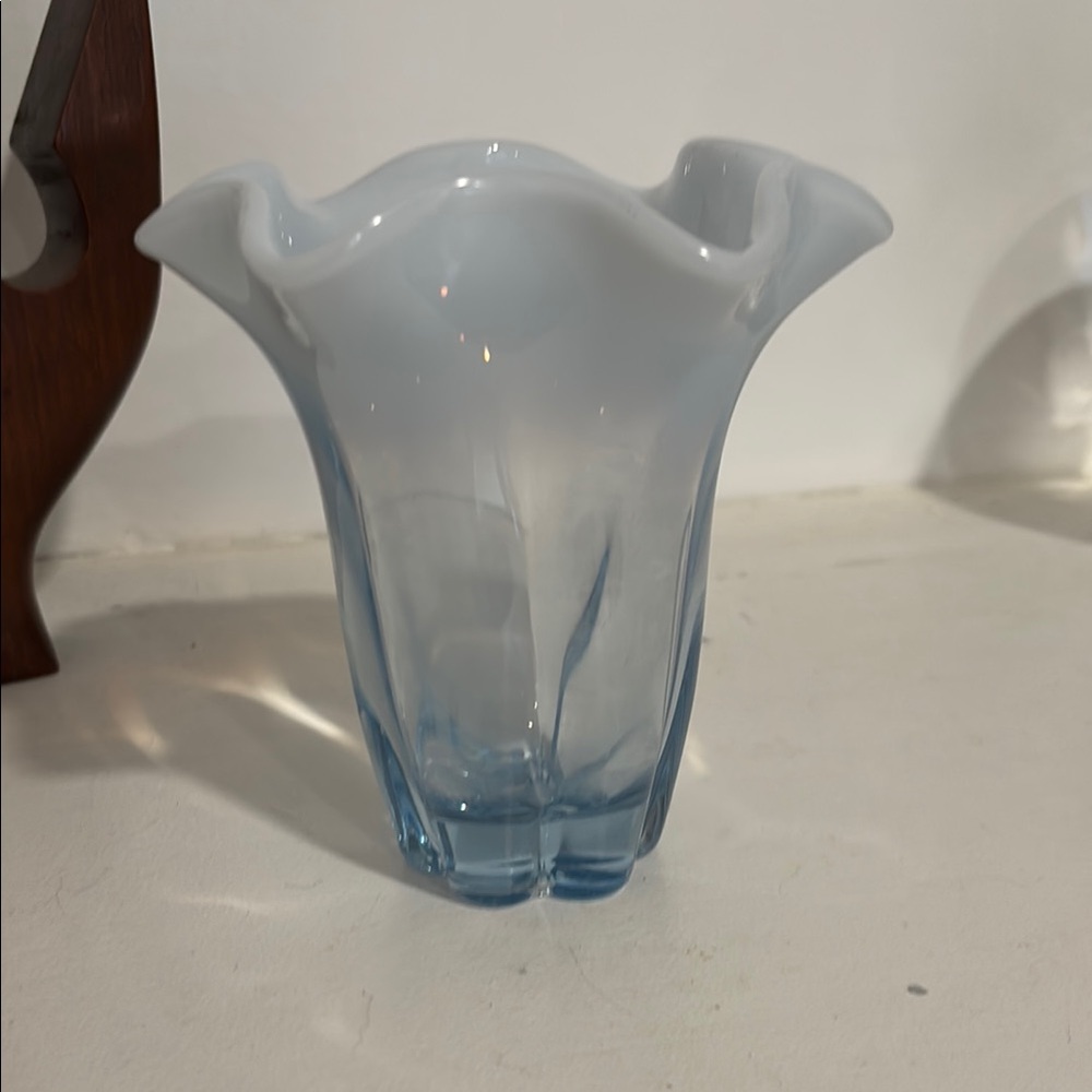 Duncan Miller Canterbury Blue White Vase Opalescent Glass Vase EUC